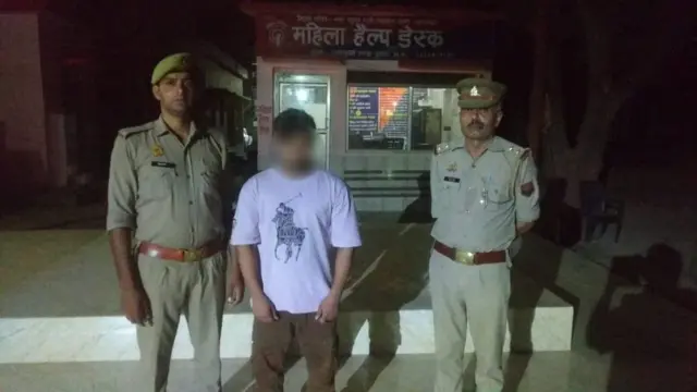 धार्मिक भावना भडकावल्याच्या आरोपाखाली शामली पोलिसांनी जावेदला शनिवारी अटक केली.