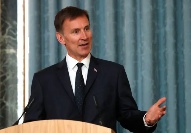 وزير الخارجي البريطاني جيريمي هنت "آراء السفراء لا تعكس وجهة نظر الحكومة"