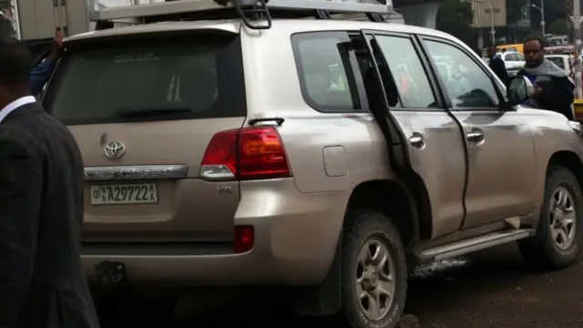 Reeffi isaanii konkolaataa isaanii keessatti argame