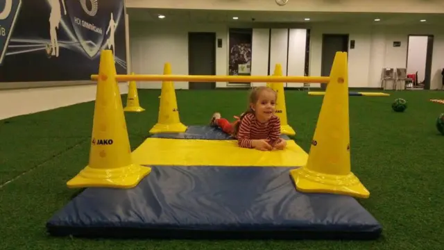 Агнія, як і всі діти, любить бігати