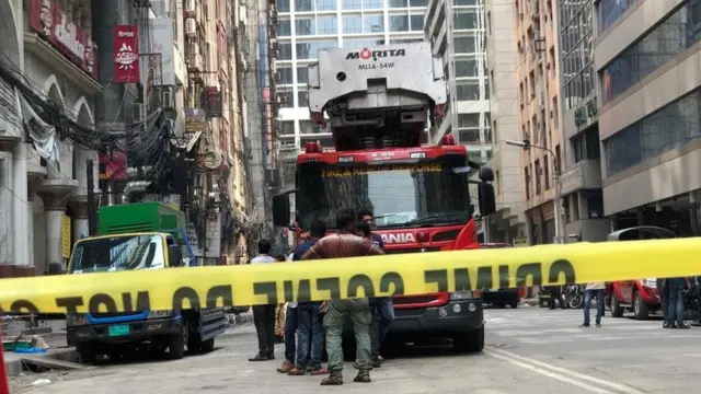 ভবনটি এখন পুলিশের নিয়ন্ত্রণে রয়েছে