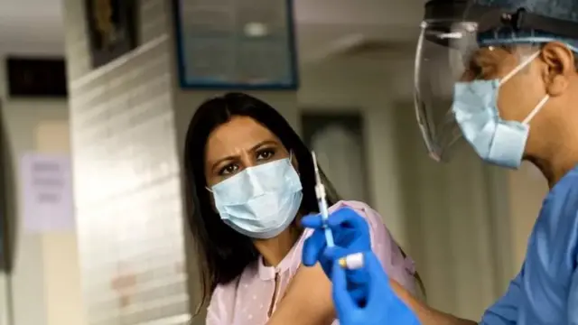 ਵਿਸ਼ਵ ਸਿਹਤ ਸੰਗਠਨ ਮੁਤਾਬਕ ਲਗਪਗ 33 ਦੇਸ਼ਾਂ ਵਿੱਚ ਸੱਠ ਸਾਲ ਤੋਂ ਵੱਧ ਉਮਰ ਦੇ 4.7 ਲੱਖ ਲੋਕਾਂ ਦੀ ਜਾਨ ਟੀਕਾਕਰਨ ਕਾਰਨ ਬਚੀ ਹੈ।