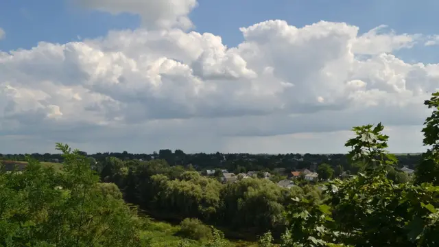 Вигляд на Корець та річку Корчик із замкової гори