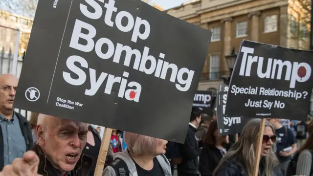 Протесты в Лондоне против бомбежек США в Сирии