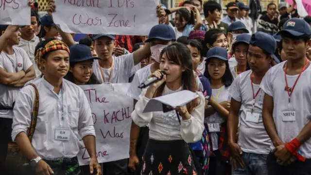 ပြည်သူ့ဂုဏ်ရည် (အထူးဆု) ရ မဆွတ်ဆိုင်းထွယ် (လယ်)