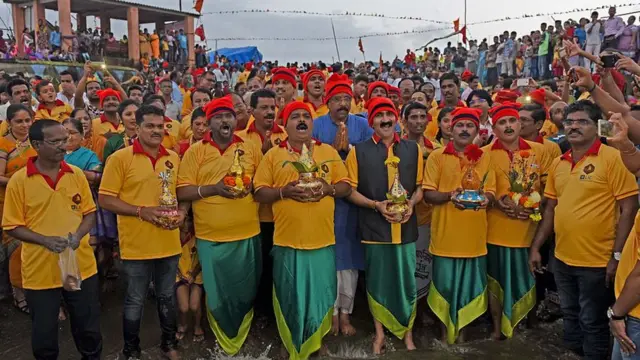 कोळी बांधव