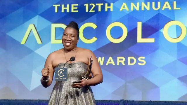 Tarana Burke en la charla en TED