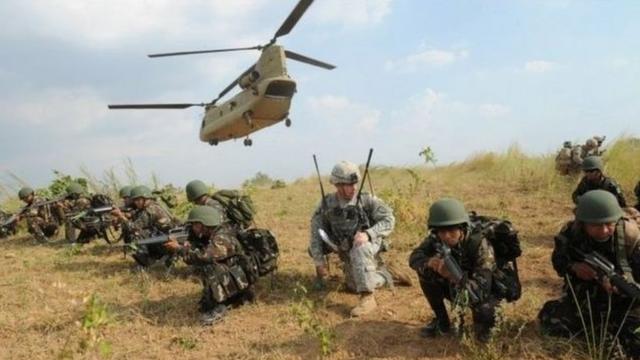 6月初菲律宾外长表示要暂停美菲《访问部队协议》的终止过程，为两国军队可以继续进行军演保留方便之门