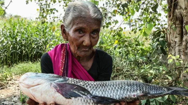 تعد السيدة ماستاناما، التي تبلغ من العمر 107 سنوات، أحد مشاهير موقع يوتيوب