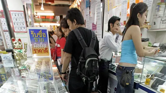 คนเลือกโทรศัพท์