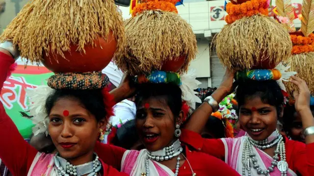 ঝাড়খণ্ডের আদিবাসীরা সার্ণা অর্থাৎ প্রকৃতি পূজারী