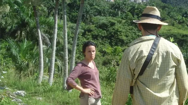 Omara Urquiola y su germano Ariel trabajan en la finca.
