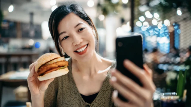 Yeme alışkanlıklarımızdaki küçük değişiklikler zamanla sağlığımızı iyileştirebilir