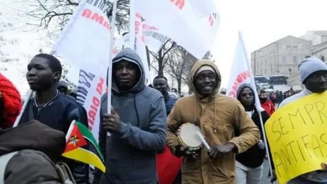 चुनाव से पहले प्रवासियों पर हमले भी हुए थे