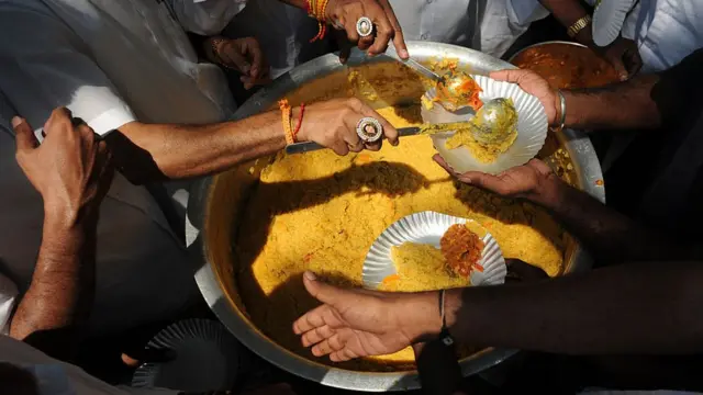 ஜெயலலிதா உடல் நலம் பெற அன்னதானம்