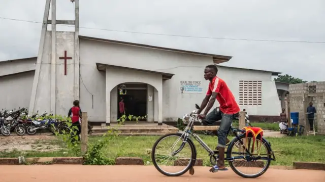 En RDC, la lutte contre Ebola est menée aussi dans les églises.
