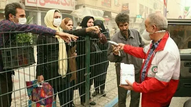 توزیع ماسک در اهواز