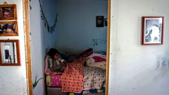 santiago'da bir yoksul çocuk.