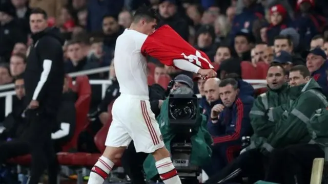 Granit Xhaka baada ya kutolewa wakati wa mechi kati ya Arsenal na Crystal Palace