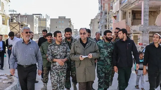 بازدید وحید حقانیان از مناطق زلزله زده