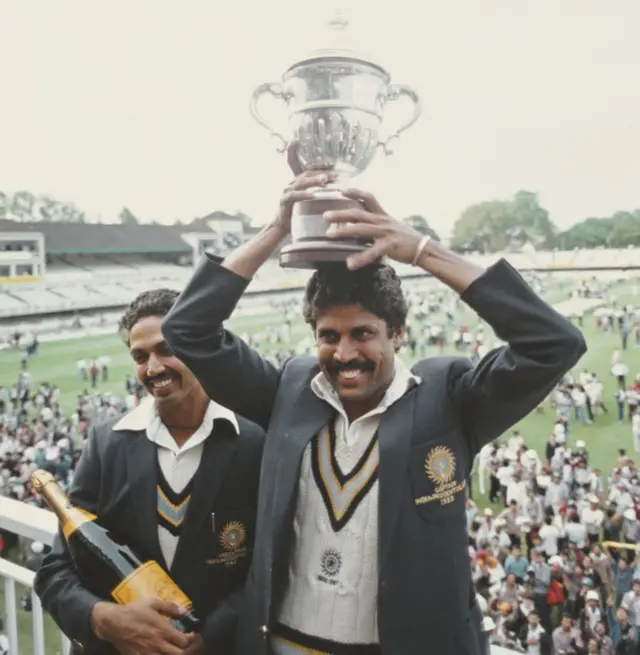 વર્લ્ડ કપ સાથે કપિલ દેવ