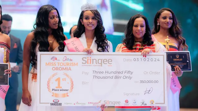 Dorgommii ‘Miss Tourism Oromia’ Kamisa galgala Onkoloolessa 03, 2024 Komishinii turizimii Oromiyaatin qophaa'e irratti darartuf wayita badhaasni birri kuma 350 kennamu.