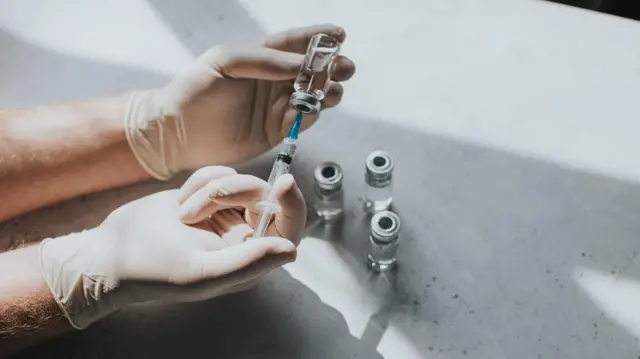 वैक्सीन 