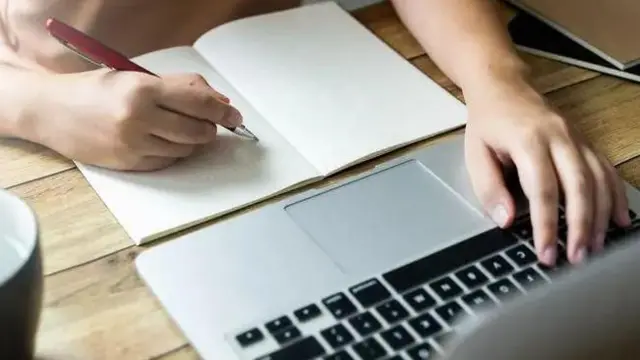 Utafiti wa hivi karibuni unaonesha kuwa ni rahisi kujifunza kwa mwandiko kuliko kuandika kwenye kompyuta.