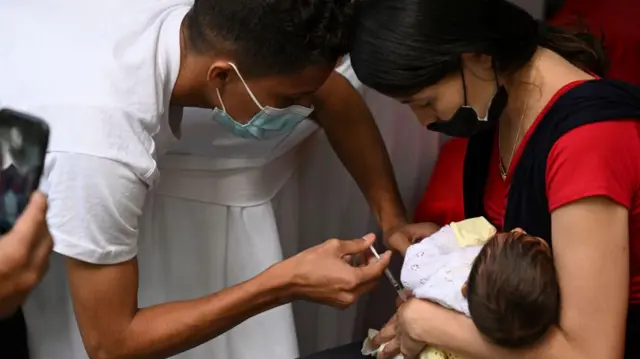 টিকার মাধ্যমে হলুদ জ্বর প্রতিরোধ করা যায়