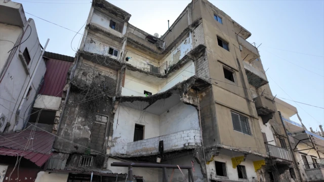 صورة لبعض المباني المتهالكة في طرابلس