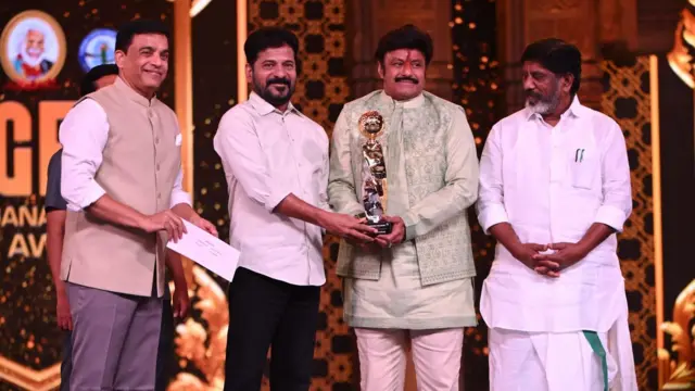 స్పెషల్ కేటగిరీలో ఎన్టీఆర్ నేషనల్ ఫిల్మ్ అవార్డు అందుకుంటున్న నందమూరి బాలకృష్ణ