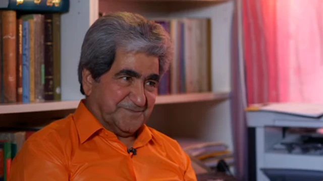 م آزرم در گفتگو با عنایت فانی