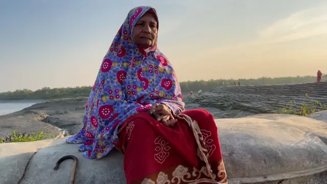 কয়েকদফা নদী ভাঙ্গনের শিকার আনজুমান আরা 