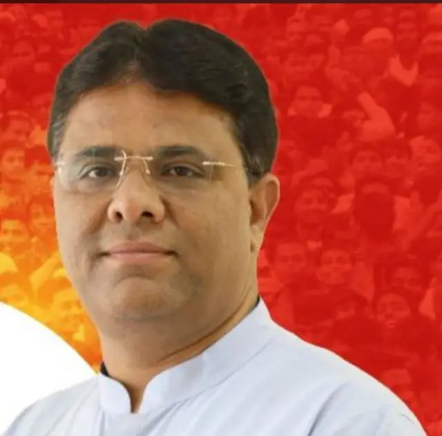 ઘડાના નિશાન સાથે અપક્ષ ઉમેદવારી નોંધાવનાર માવજીભાઈની રેલીએ શ્વાસ અદ્ધર કર્યા