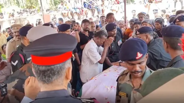 ராணுவ மேஜர் ஜெயந்த் உடல் தகனம்