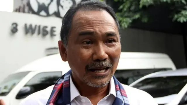 Rizal Mallarangeng mengatakan status kemahasiswaan anaknya masih aktif karena anaknya masih bisa ikut kelas sampai sekarang, walaupun secara daring.