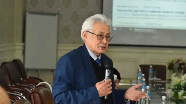 Турсунбек Акун