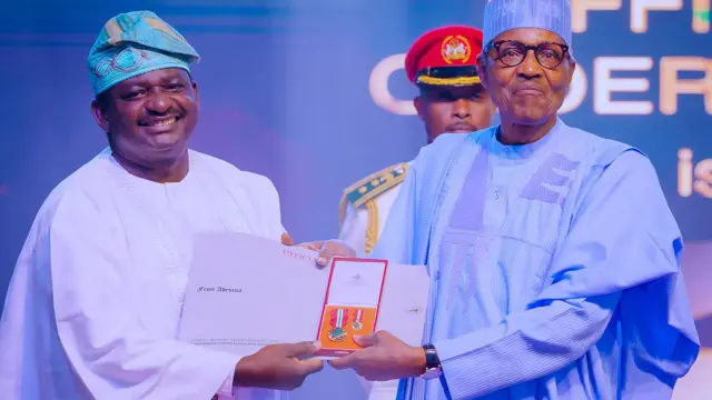 Aworan awọn ti aarẹ Buhari da lọla ami ẹyẹ