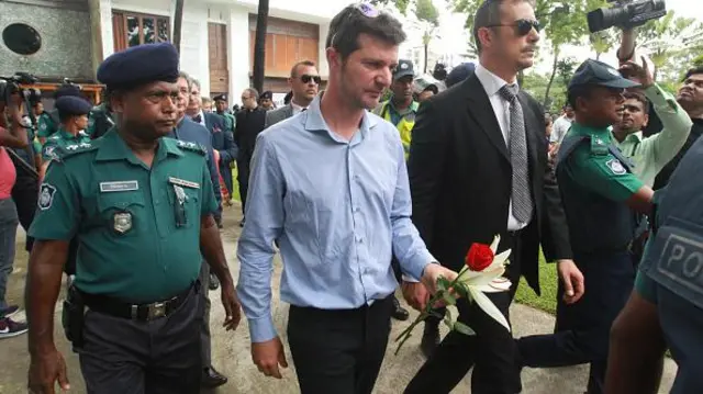 বিদেশি কূটনীতিকরা আলাদাভাবে নিরাপত্তা পান।