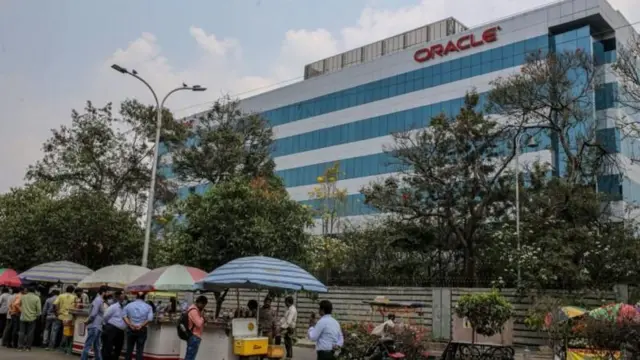 हे हैदराबादमधील ओरॅकलचे कॉर्पोरेट कार्यालय आहे. अलीकडेच, कंपनीने भारतातील आपल्या 12 हजार कर्मचाऱ्यांना एकाच वेळी कामावरून काढून टाकले.
