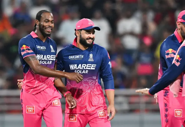 இந்த சீசனில் 7 போட்டிகளில் முதல் ஓவரிலேயே விக்கெட் வீழ்த்தியிருக்கிறார் ஜோஃப்ரா ஆர்ச்சர்