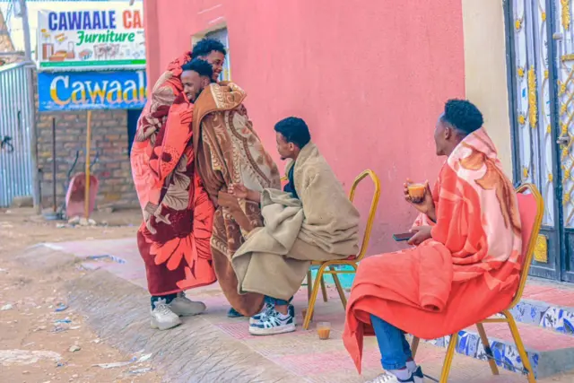 Dhallinyarada magaalada 