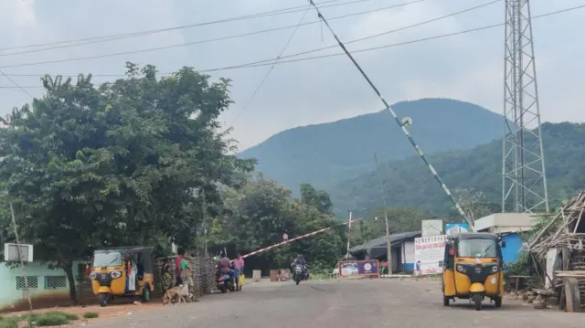 ఏజెన్సీ సమీపంలో ఏర్పాటైన చెక్ పోస్టులు