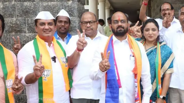 2014 सालच्या निवडणुकीमध्ये भाजपच्या अमल महाडिक यांनी सतेज पाटील यांचा पराभव केला होता.