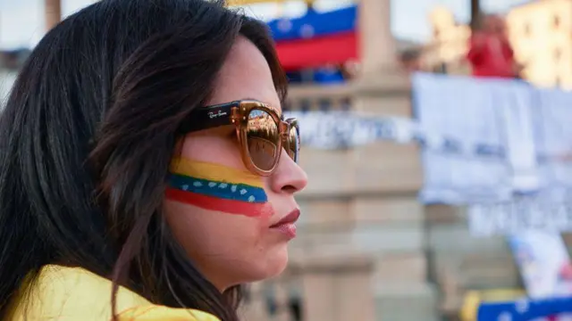 Una joven venezolana en una manifestación de la oposición.