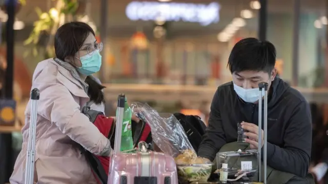 கொரோனா வைரஸ் பாதிப்பால் அபாயத்தில் இருக்கும் முக்கிய துறைகள் என்னென்ன ?