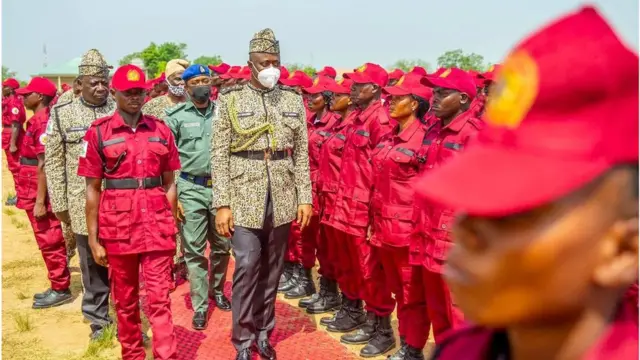 Seyi Makinde n yan bi ologun pẹlu ikọ Amotekun