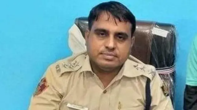 స్టేషన్ ఇన్‌ఛార్జ్ దీన్‌కృష్ణ మిశ్రా