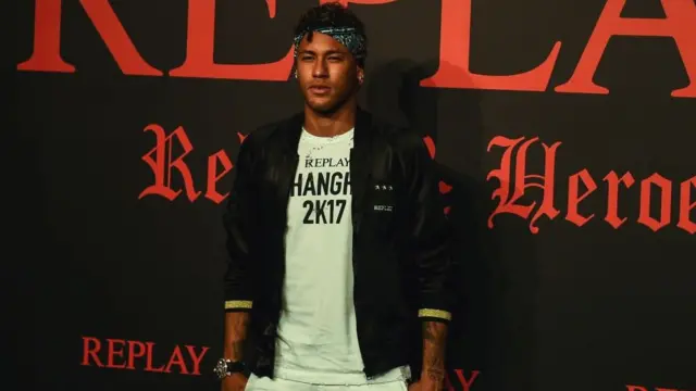 Ces dernières semaines, plusieurs médias annonçaient son départ prochain vers le PSG.