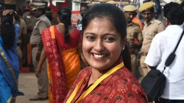 நடிகர் சங்கத் தேர்தல்ள்: பாண்டவர் அணி Vs சுவாமி சங்கரதாஸ் அணி - என்ன நடக்கிறது?